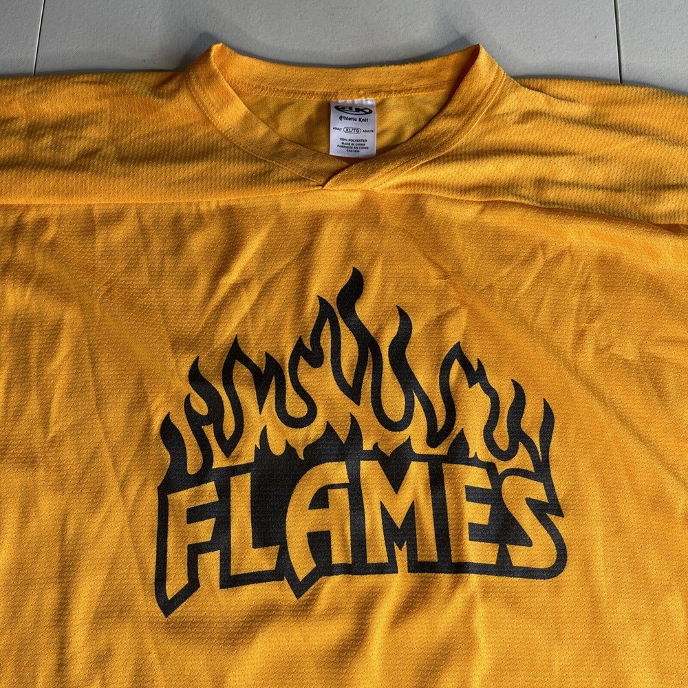 Flames yellow hockey jersey Logo Athletic Knit Tag Sz XL From Canada